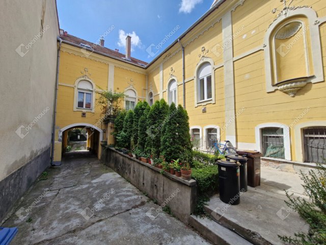 Eladó téglalakás, Kaposváron 29 M Ft, 1 szobás