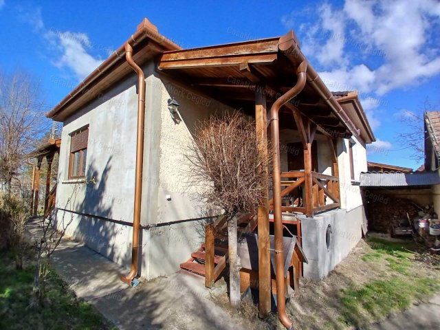 Eladó családi ház, Farmoson 59.9 M Ft, 4 szobás