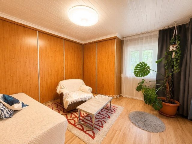 Eladó családi ház, Budapesten, XVI. kerületben 79.9 M Ft