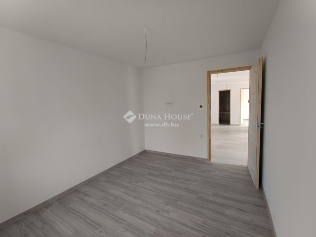 Eladó családi ház, Tápióbicskén 37.9 M Ft, 4 szobás