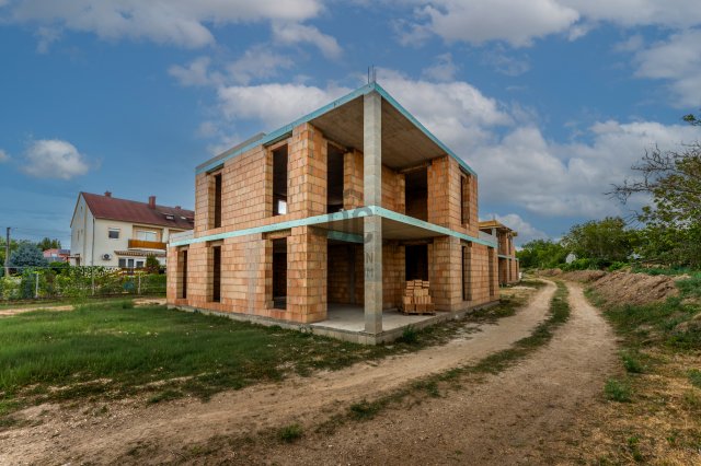 Eladó családi ház, Székesfehérvárott 169.99 M Ft, 5 szobás
