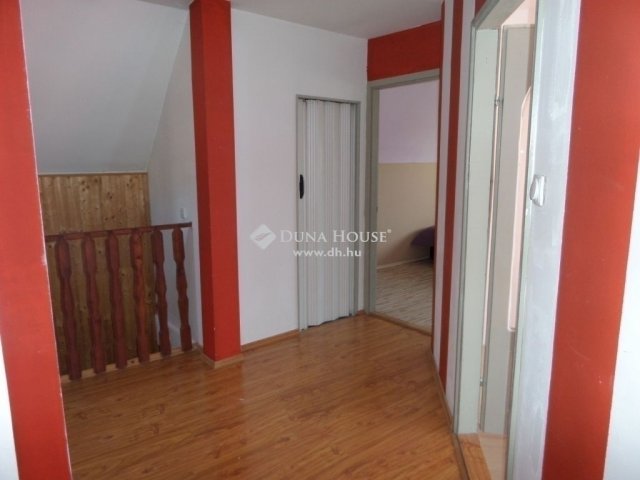 Eladó családi ház, Pécsett 85 M Ft, 4 szobás