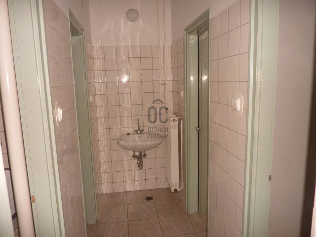 Kiadó ipari ingatlan, Vácon 190 E Ft / hó / költözzbe.hu