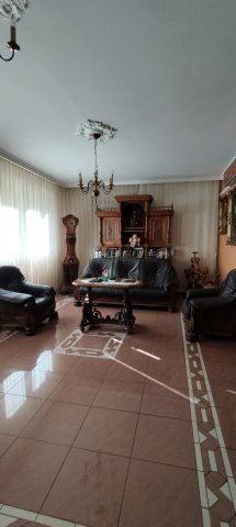 Eladó családi ház, Szegeden 140 M Ft, 4+3 szobás