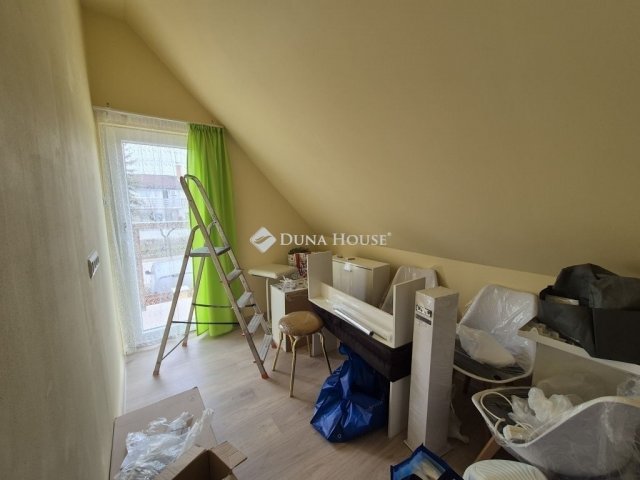 Eladó nyaraló, Balatonkenesén 95 M Ft, 6 szobás