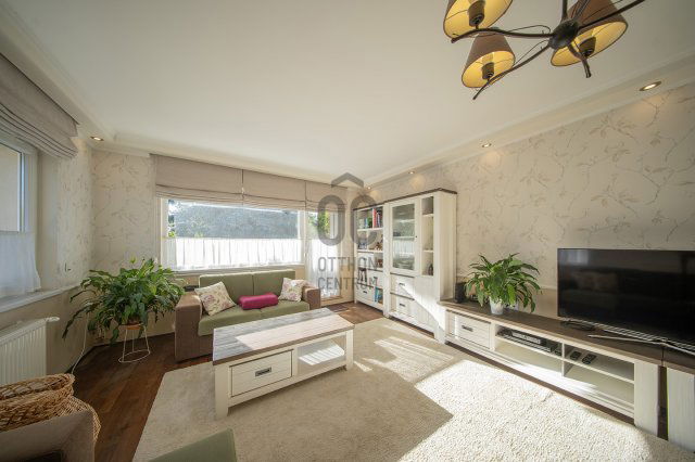 Eladó családi ház, Budaörsön 349 M Ft, 7 szobás