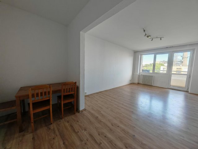 Eladó panellakás, Tatabányán 34.9 M Ft, 2 szobás