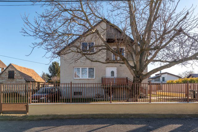 Eladó családi ház, Székesfehérvárott, Selmeci utcában