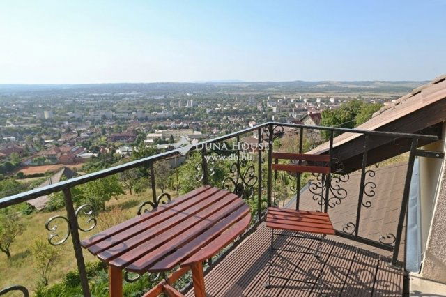 Eladó ikerház, Pécsett 169.9 M Ft, 4 szobás