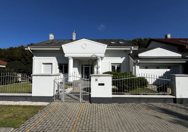 Eladó családi ház, Debrecenben 279 M Ft, 6 szobás
