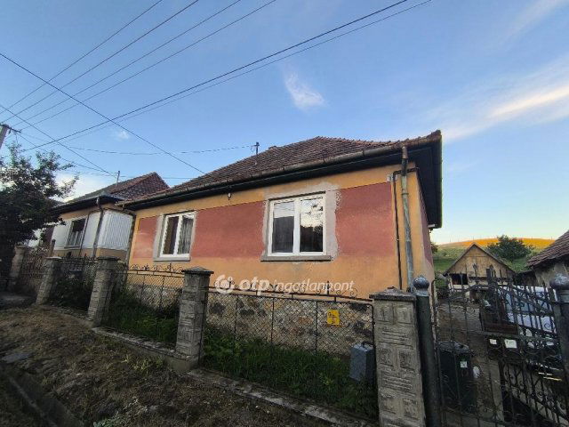 Eladó családi ház, Kazáron 17.9 M Ft, 3 szobás
