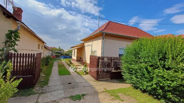 Eladó családi ház, Tiszapüspökin 35 M Ft, 2+1 szobás