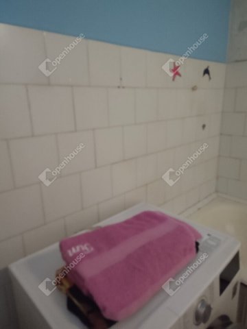 Eladó panellakás, Tatabányán 39.999 M Ft, 3 szobás