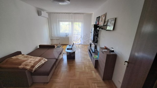 Kiadó panellakás, albérlet, XXI. kerületben, Kossuth Lajos utcában
