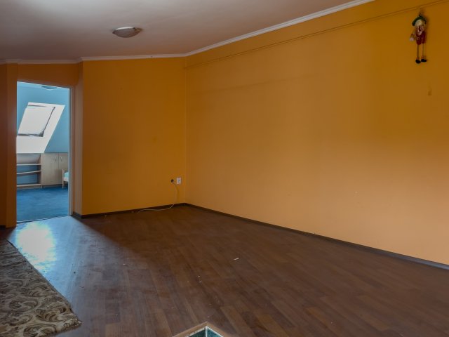 Eladó családi ház, Baján 47 M Ft, 4+1 szobás