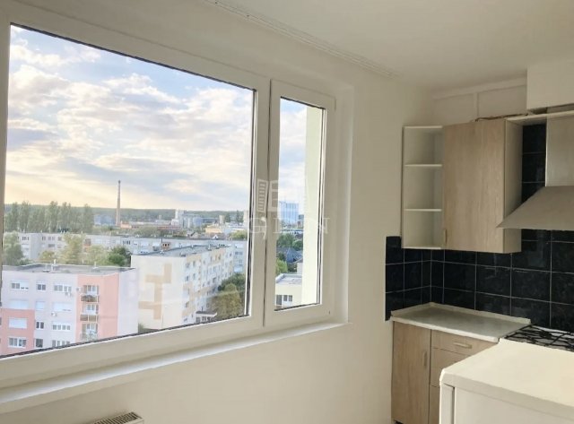 Eladó panellakás, Baján 39 M Ft, 2 szobás / költözzbe.hu