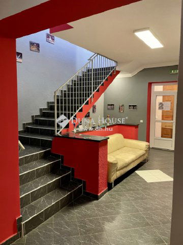 Eladó családi ház, Nagykanizsán 299 M Ft, 7 szobás