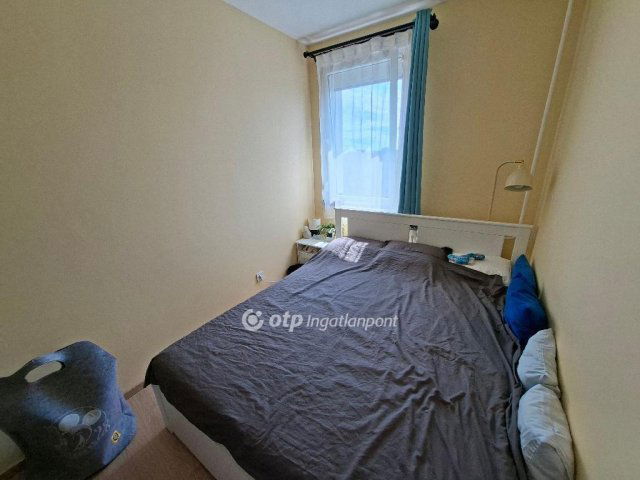 Eladó panellakás, Budapesten, III. kerületben 75.99 M Ft