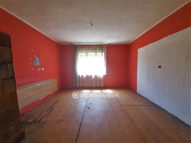 Eladó családi ház, Chernelházadamonyán 11 M Ft, 2 szobás