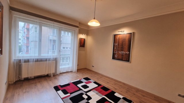 Kiadó téglalakás, albérlet, XIII. kerületben, Jászai Mari téren