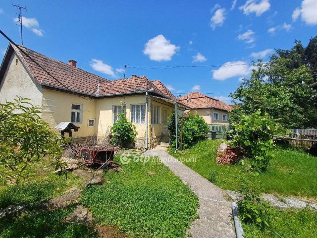 Eladó családi ház, Bükkszéken 30 M Ft, 3 szobás