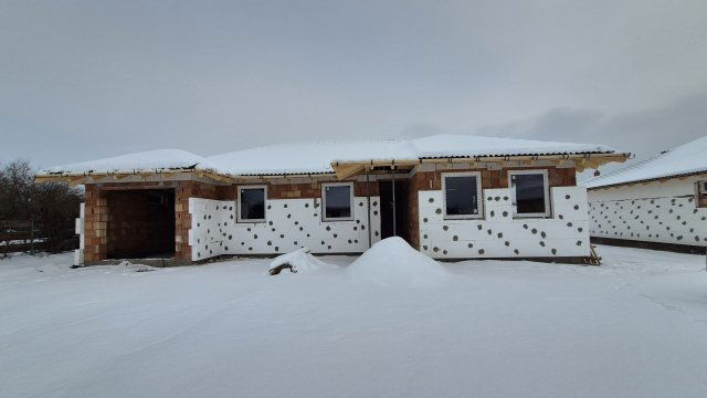 Eladó családi ház, Szigetszentmiklóson 129 M Ft, 5 szobás