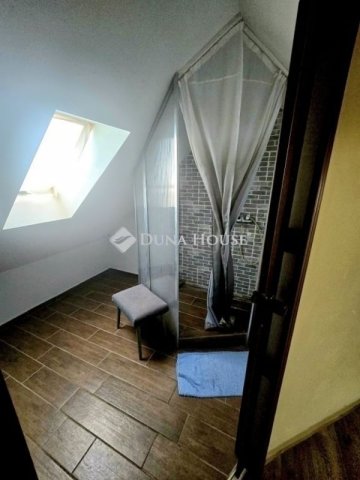 Eladó ikerház, Pécsett 84 M Ft, 5 szobás / költözzbe.hu