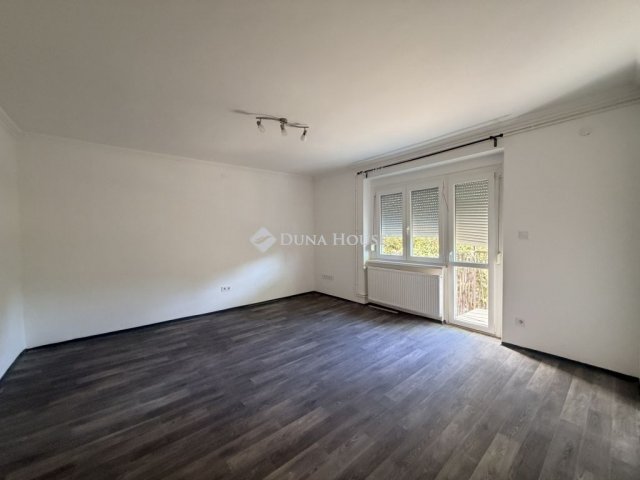Kiadó téglalakás, albérlet, Oroszlányban 125 E Ft / hó