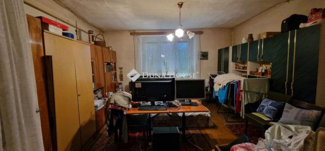 Eladó családi ház, Nagykarácsonyon 16 M Ft, 3 szobás
