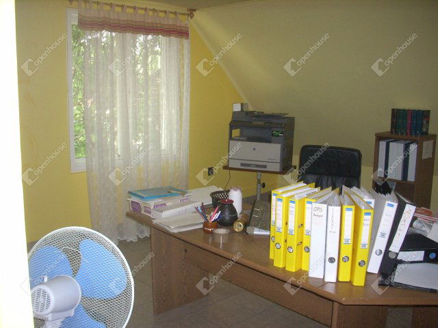 Eladó családi ház, Békésen 40 M Ft, 4 szobás