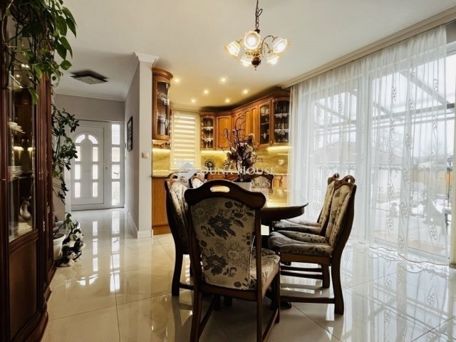 Eladó családi ház, Monoron 139 M Ft, 4 szobás