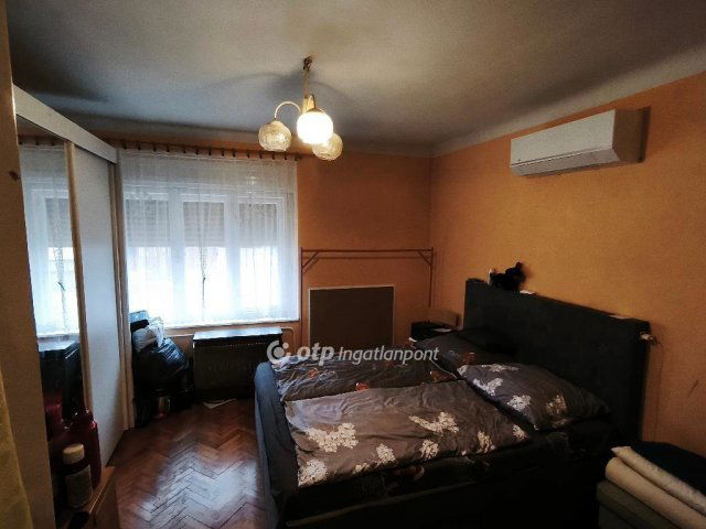 Eladó családi ház, Szolnokon 49 M Ft, 2 szobás