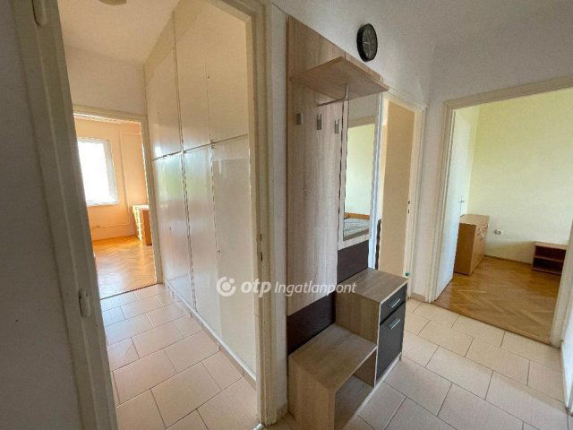Kiadó téglalakás, albérlet, Siófokon 180 E Ft / hó, 3 szobás