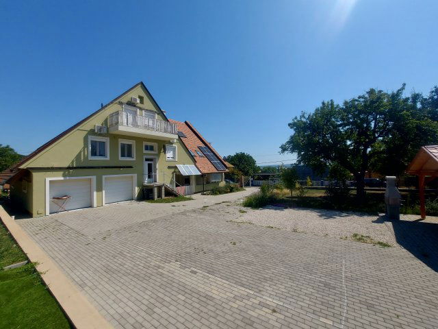 Eladó téglalakás, Vonyarcvashegyen 74.9 M Ft, 3 szobás