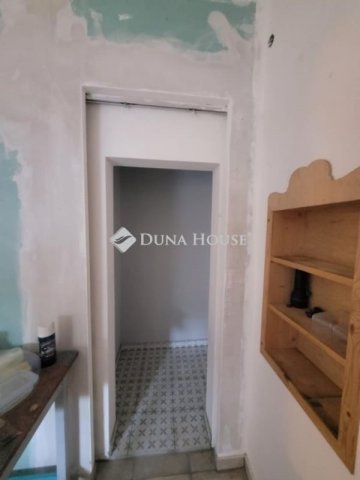 Eladó családi ház, Vecsésen 57.9 M Ft, 2 szobás