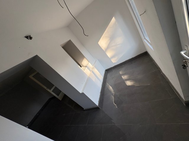 Eladó családi ház, Esztergomban 19.9 M Ft, 1 szobás