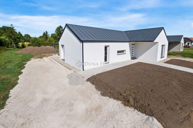 Eladó családi ház, Bodméren 87.9 M Ft, 2+2 szobás
