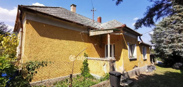 Eladó családi ház, Lesencetomajon 22 M Ft, 2 szobás