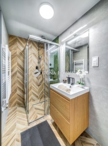 Eladó téglalakás, Budapesten, VIII. kerületben 94.9 M Ft