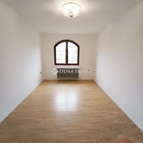 Eladó családi ház, Sándorfalván 110 M Ft, 4 szobás