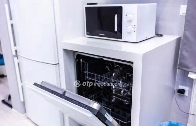 Eladó téglalakás, Budapesten, VI. kerületben 135 M Ft, 5 szobás