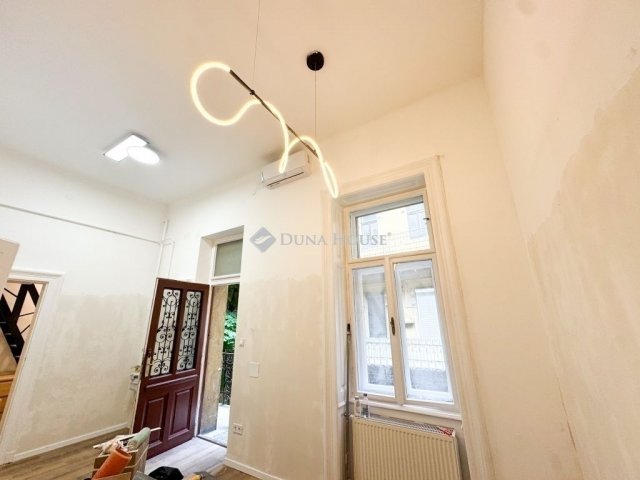 Eladó téglalakás, Budapesten, VII. kerületben 99.9 M Ft