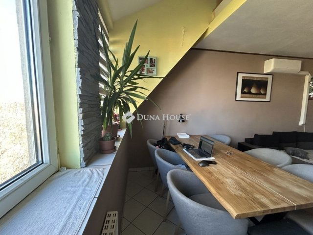 Eladó téglalakás, Budapesten, XVII. kerületben 72 M Ft, 4 szobás