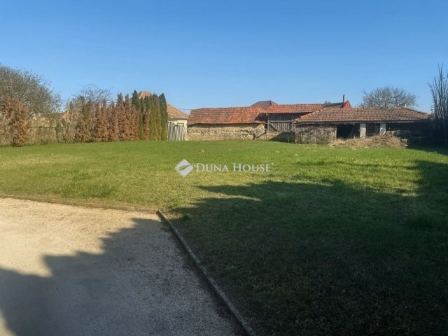 Eladó családi ház, Császártöltésen 61.9 M Ft, 4 szobás