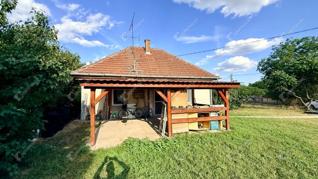 Eladó családi ház, Pándon 36.9 M Ft, 2 szobás