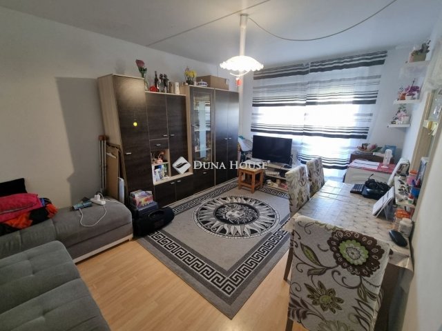 Eladó panellakás, Berhidán 32.9 M Ft, 3 szobás