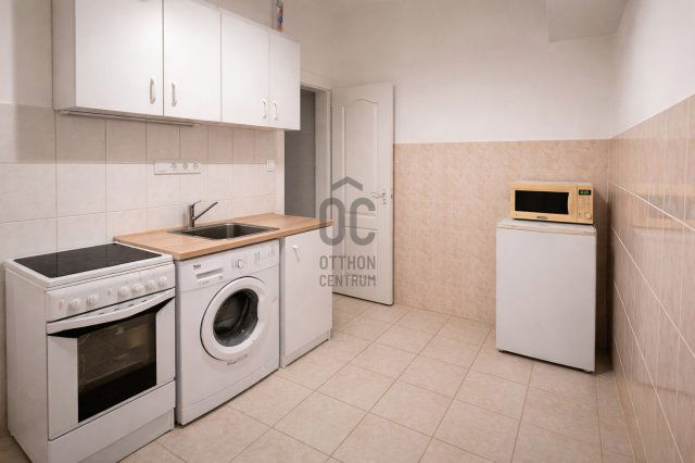 Eladó téglalakás, Budapesten, VI. kerületben, Bajnok utcában