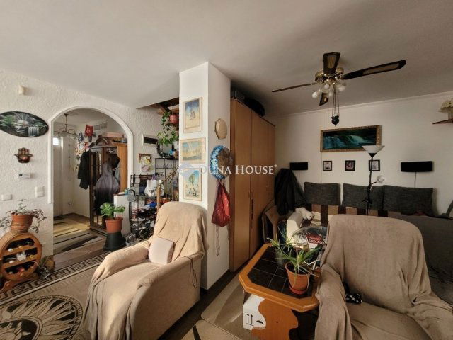 Eladó téglalakás, Üllőn 77 M Ft, 3 szobás