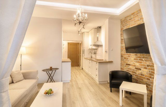 Eladó téglalakás, Balatonfüreden 74.9 M Ft, 1+1 szobás