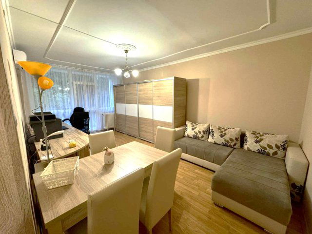 Eladó panellakás, Pécsett, Krisztina téren 42.7 M Ft, 2 szobás